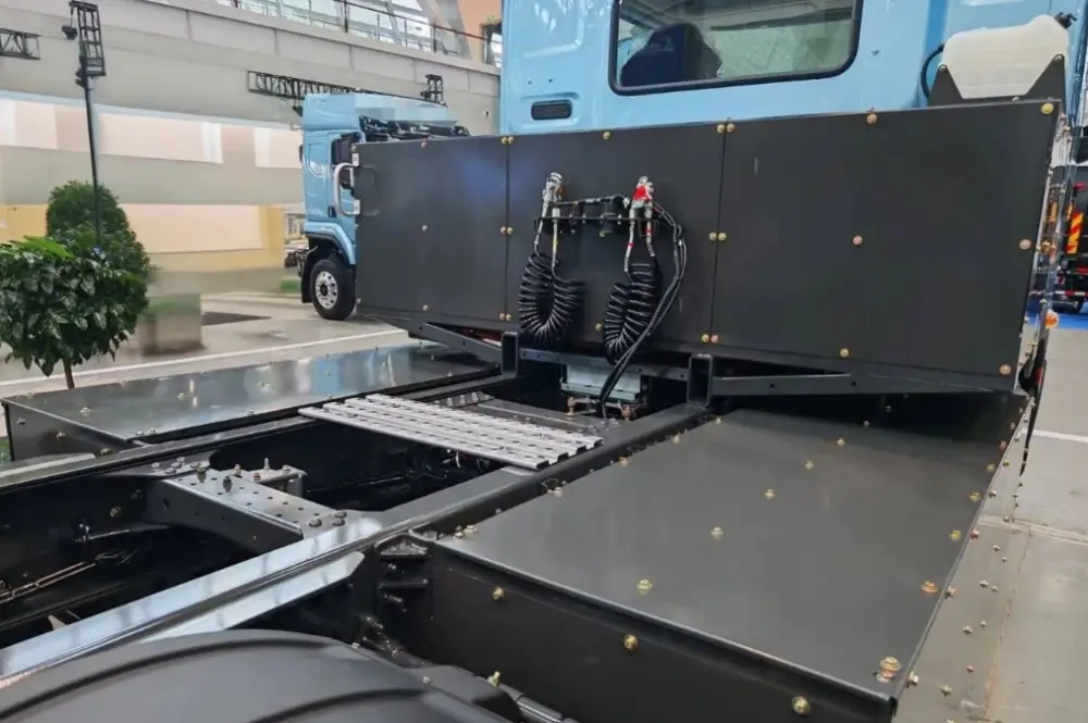 Rear-Mounted + Underfloor Electric Heavy Truck Battery Layouts