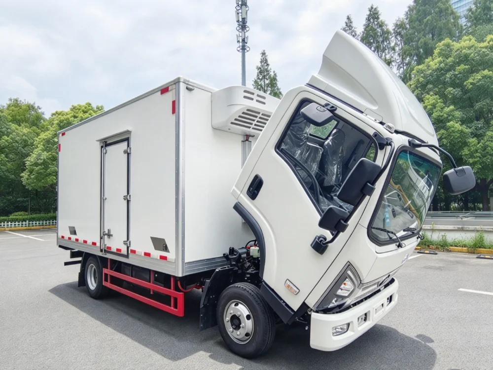 Jenwyn Tech 4.5-ton electric refrigerated truck - 3