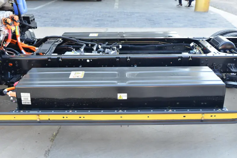 electric light truck battery layout - dual battery packs
